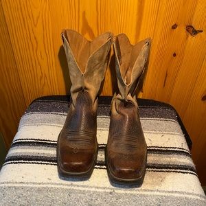 Men’s 10 1/2 Ariat Ramblers